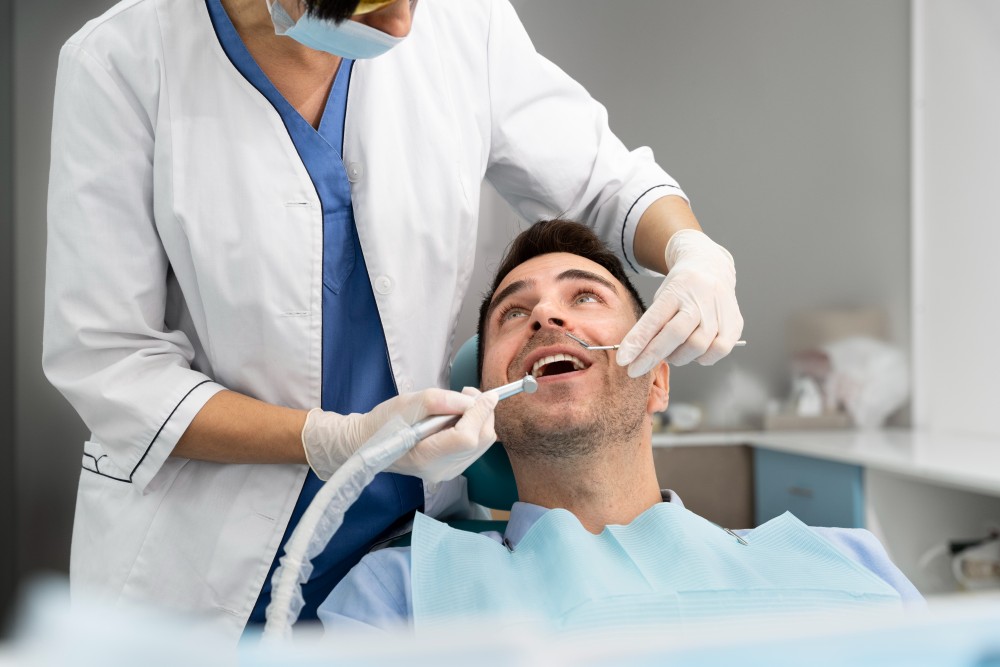 How to Choose the Best Cosmetic Dentist in Newport Beach for Your Smile Goals?