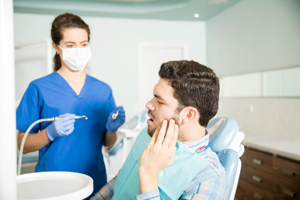 Emergency Tooth Extraction in Lomita: When Immediate Removal Is Necessary